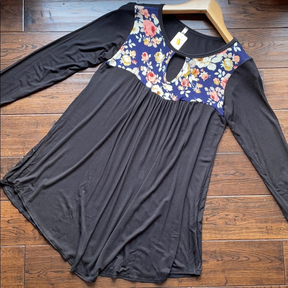 NWT Goo Yoo floral keyhole black flowy stretchy